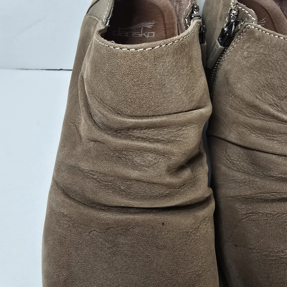 Dansko Sheena Wedge Booties Walnut Ankle Nubuck Leather Women's US 7.5  Comfort